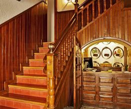 hostal-orialde-entrada-02.jpg