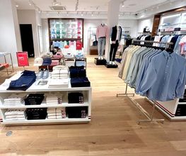 Tommy Hilfiger image 6