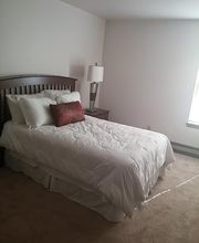 Lake Forest Apartments image 10