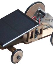Baue dein eigenes Elektrofahrzeug mit eingebautem Akku (Kondensator) für den Betrieb bei kurzfristiger Beschattung.