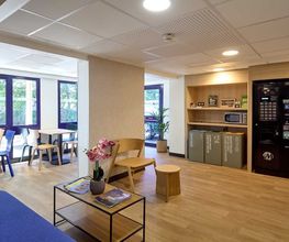 B&B HOTEL Viry-Châtillon image 7