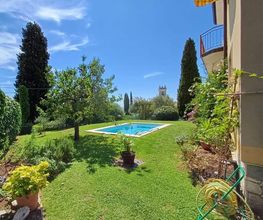 FLORIPOOL DI KRASNIQI Bild 1