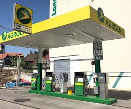 AGROLA Tankstelle in Heitenried - bei LANDI - überdacht mit zwei Tanksäulen - Diesel - bleifrei - Zahlterminal