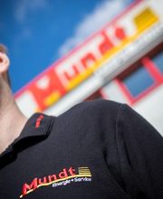 "Service + Dienstleistung" steht bei uns im Fokus. Wir stellen auf fachkundige, individuelle Beratung von Mensch zu Mensch und das aus Überzeugung.
Uns geht es um optimale Lösungen für jeden einzelnen Kunden. Durch strukturierte Disposition unserer Kundenaufträge bringen wir diese Kundenwünsche in Einklang mit marktgerechten Preisen.
Mundt Energie+Service. Von Mensch zu Mensch.