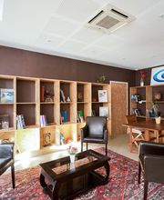 Cars Collard image 6