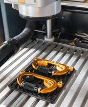 Personalisierung von Karabinern per Lasergravur