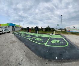 IPLANET Ricarica in sicurezza in modalità ultra fast per tutti i veicoli elettrici.