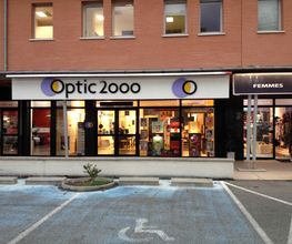 Optic 2000 image 3
