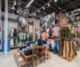 GUESS imagen 4
