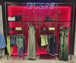 GUESS imagen 1