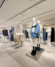 Calvin Klein Jeans Roma Galleria Alberto Sordi immagine 5