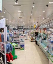 interieur-de-la-pharmacie-sun-store-geneve-aeroport