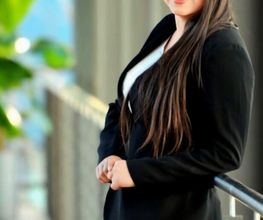 Business-Mitarbeiterin am Arbeitsplatz