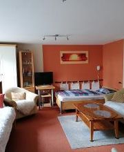 Ferienwohnung Anita Pfeiffer - Grüne Oase Bild 4