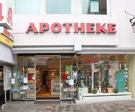 Aussenansicht der Apotheke am Kronenplatz