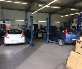 Premio Reifen + Autoservice Knippschild Bild 2