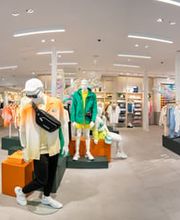 Lacoste Cannes image 3