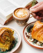 Cozy Place | books & coffee Bild 5