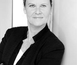 Schwarz-weiß Portrait der Regionalleiterin Lara Drüke.