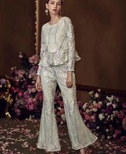 van Soest Stoffe Feine Spitzenbordüre mit kunstvoller Struktur für elegante Kleider und Abendmode