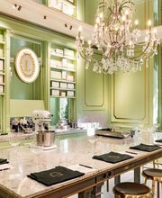 Ladurée Paris Champs-Elysées image 6