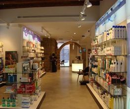 Farmacia-Pujol-interior-02-g.jpg