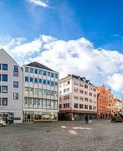 Online-Formulare - neu bei Notar Andreas Greger: Ihre Daten direkt online übermitteln – einfach und sicher. Sie können Ihre Angaben nun direkt online an uns übermitteln. Nutzen Sie dafür unsere Online-Fragebögen auf der Webseite.
Mein Team und ich betreuen Sie kompetent, individuell und umfassend in allen Bereichen notarieller Tätigkeit.
Gerne stehen wir Ihnen für ein persönliches Gespräch zur Verfügung.