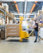 grosses Lager, kurze Lieferzeiten