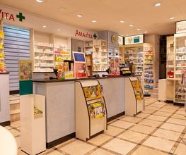 cassiere-farmacia-amavita-centro-ascona