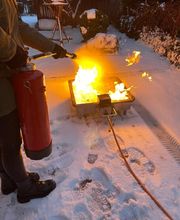 Lehrgang-zum-Brandschutzhelfer.de  Brandschutzhelfer Ausbildung mit Berufsfeuerwehrmännern Bild 3