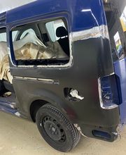 Fahrzeug mit neu eingeschweißter Seitenwand ( Beispiel )