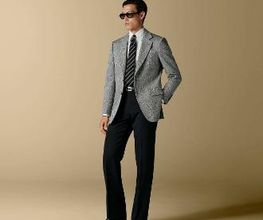 Patterned blazers add refined depth and Italian-crafted distinction to every modern man’s wardrobe.