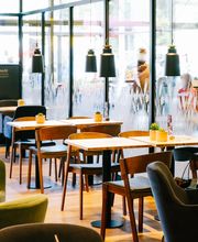 Junge Die Bäckerei. Bild 3