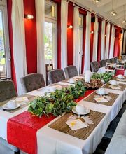 Sitzgelegenheiten des Salatbar im Barberino Restaurant