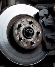 GARAGE LEZARD PNEUS image 19