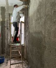 H+S Immobilien GmbH ist Ihr zuverlässiger Partner für professionelle Verputzarbeiten in Koblenz. Mit viel Know-how und moderner Technik sorgt das Team für glatte, langlebige Wandflächen im Innen- und Außenbereich – die ideale Basis für jede weitere Raumgestaltung.