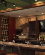 Full bar with speciality cocktails