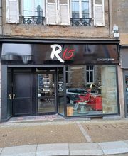 R15 Concept Store image 2
