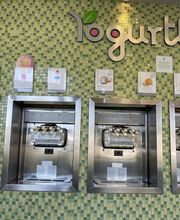 Yogurtland Huntington Beach image 1