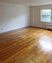 Sunny Crest Manor Apartments image 3