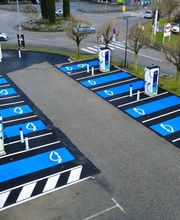 bp pulse Charging Station image 7