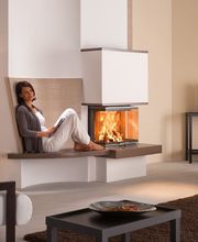 🔥 Behagliche Wärme am Cheminée genießen – ein stiller Moment voller Geborgenheit, knisternder Flammen und wohltuender Entspannung.