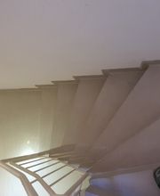 Viertel gewandeltes Treppenhaus.