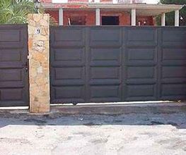 cerrajeria-cortes-e-hijos-puertas-de-metal.jpg