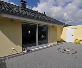 Terrasse mit Steinteppich