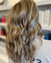Fantastic Sams Cut & Color image 8