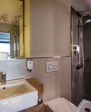 Deluxe_Double room_bathroom