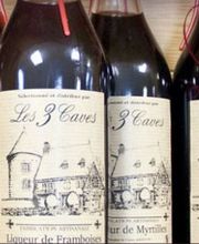 Les Trois Caves image 1