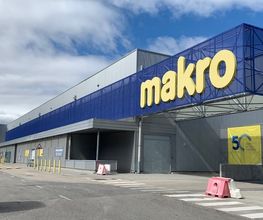 La tienda en Makro ofrece el mayor catálogo de productos mayoristas para hostelería, con servicios y ventajas exclusivas para tu negocio. Encuentra productos frescos, marcas propias, proveedores locales y productos de proximidad, todos con altos estándares de calidad. Explora nuestra selección de congelados, carnes, pescados, vinos, verduras y frutas de temporada. Realiza tu compra en Makro y elige entre entrega a domicilio o recogida en tienda.
