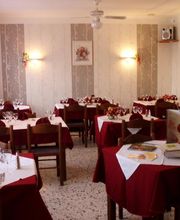 Hôtel Restaurant Les Marronniers image 4